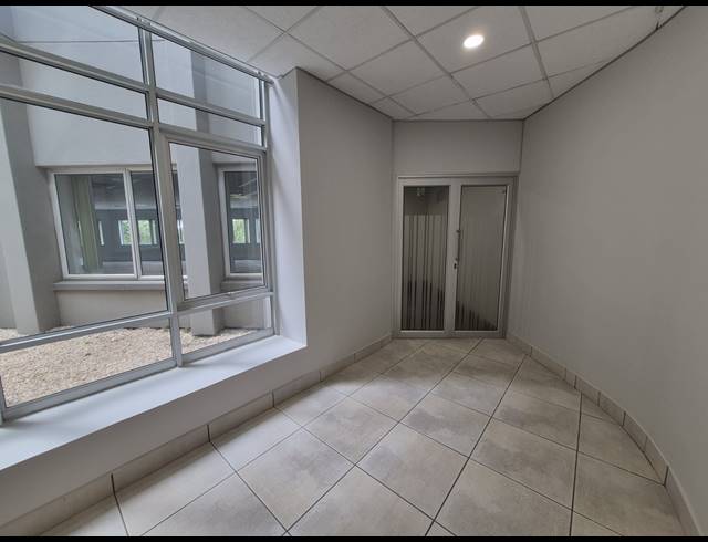 296M² OFFICE TO LET IN SANDTON CENTRAL